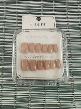 Adorn Press On Nails